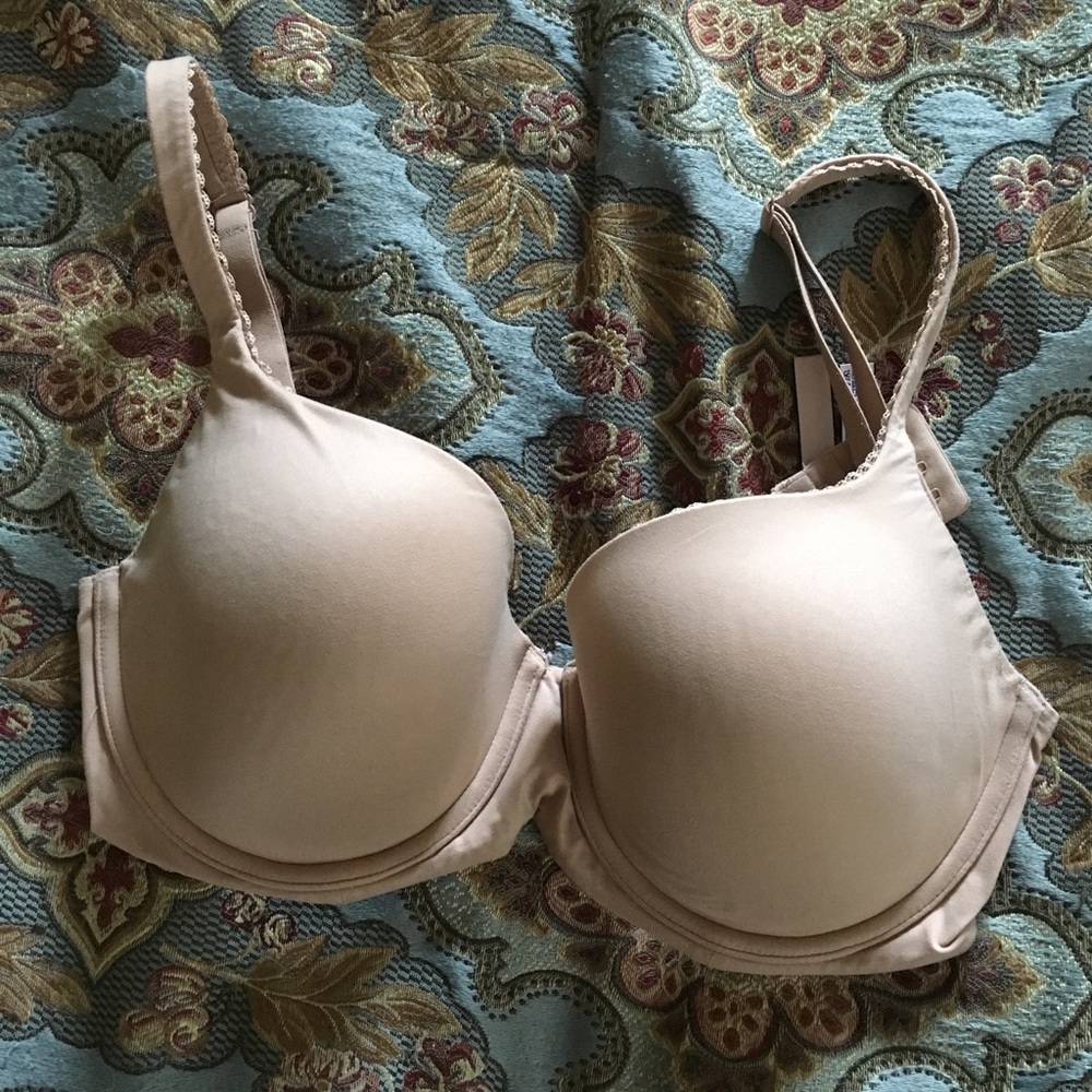 Victoria’s Secret lined Demi Bra size 36DD